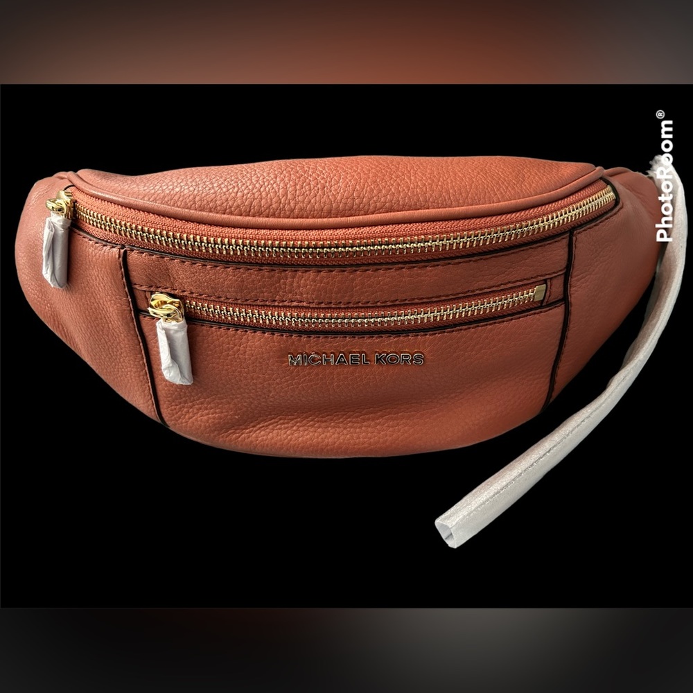 Michael Kors Mott Medium sunset peach leather waist pack